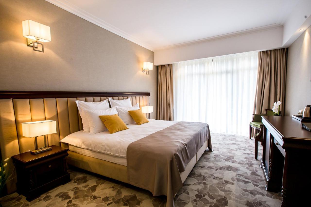 Hotel Carpat Inn Azuga Zewnętrze zdjęcie