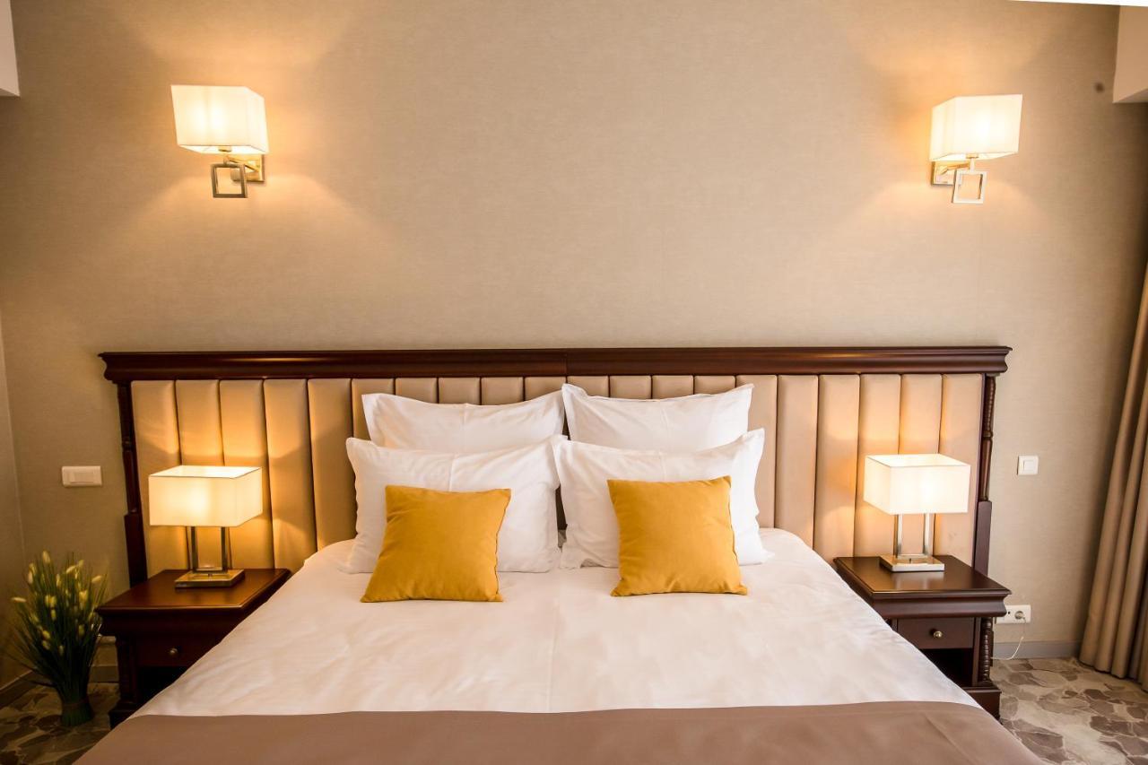 Hotel Carpat Inn Azuga Zewnętrze zdjęcie