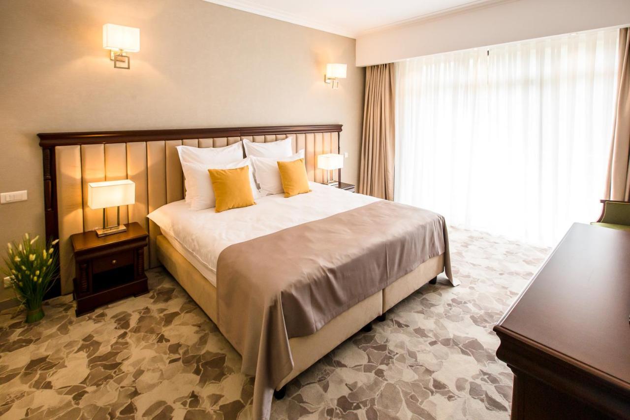 Hotel Carpat Inn Azuga Zewnętrze zdjęcie