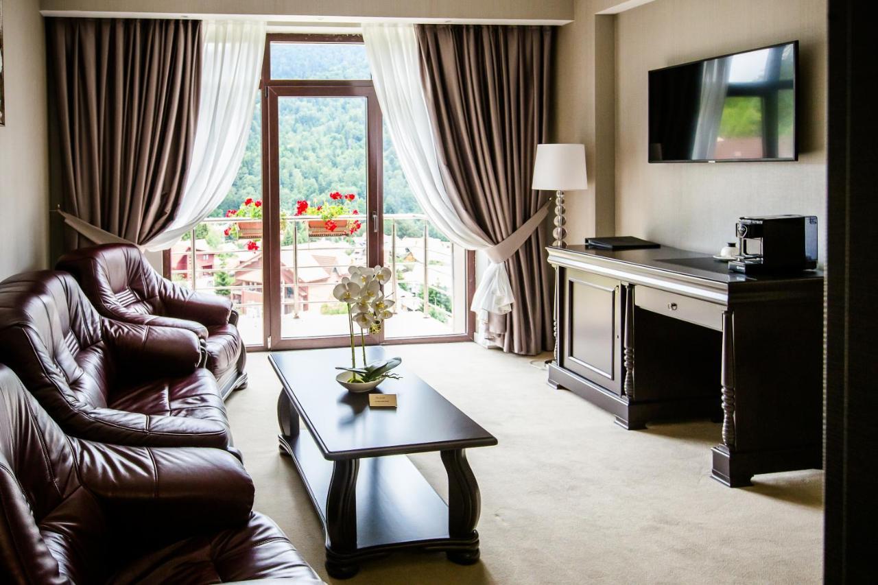 Hotel Carpat Inn Azuga Zewnętrze zdjęcie