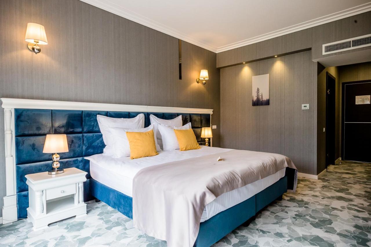 Hotel Carpat Inn Azuga Zewnętrze zdjęcie
