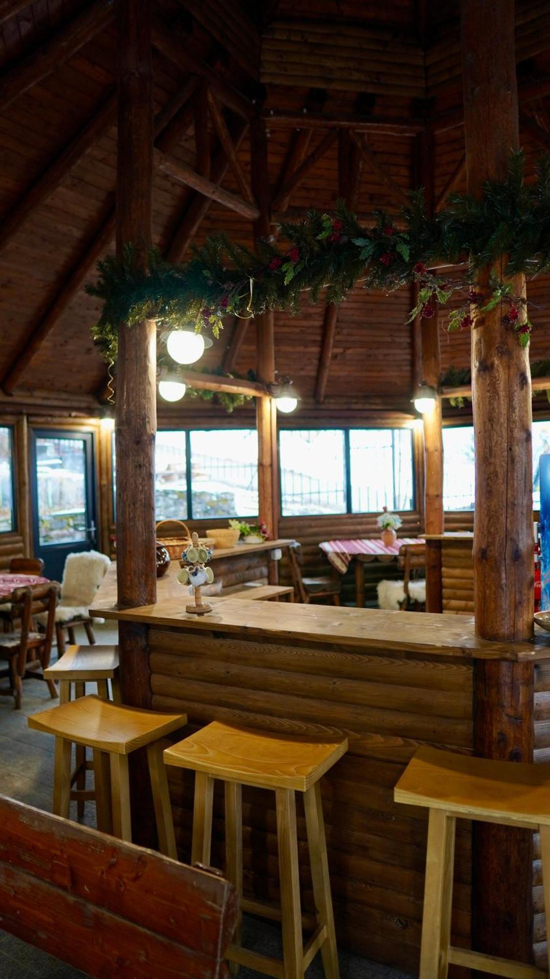 Hotel Carpat Inn Azuga Zewnętrze zdjęcie