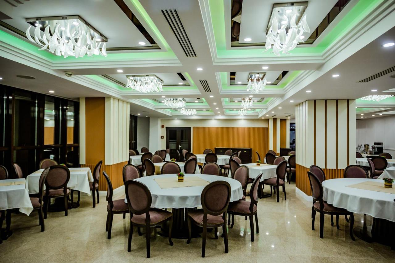 Hotel Carpat Inn Azuga Zewnętrze zdjęcie