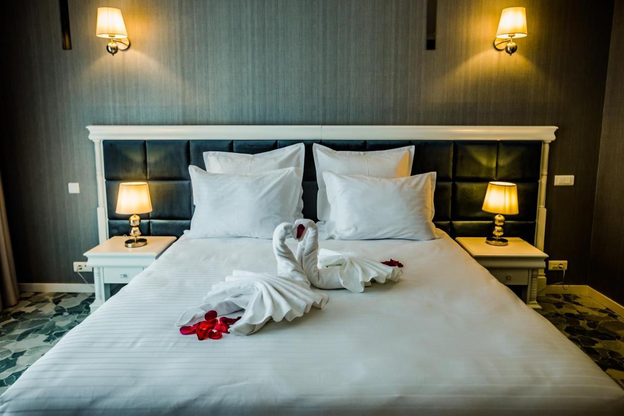 Hotel Carpat Inn Azuga Zewnętrze zdjęcie