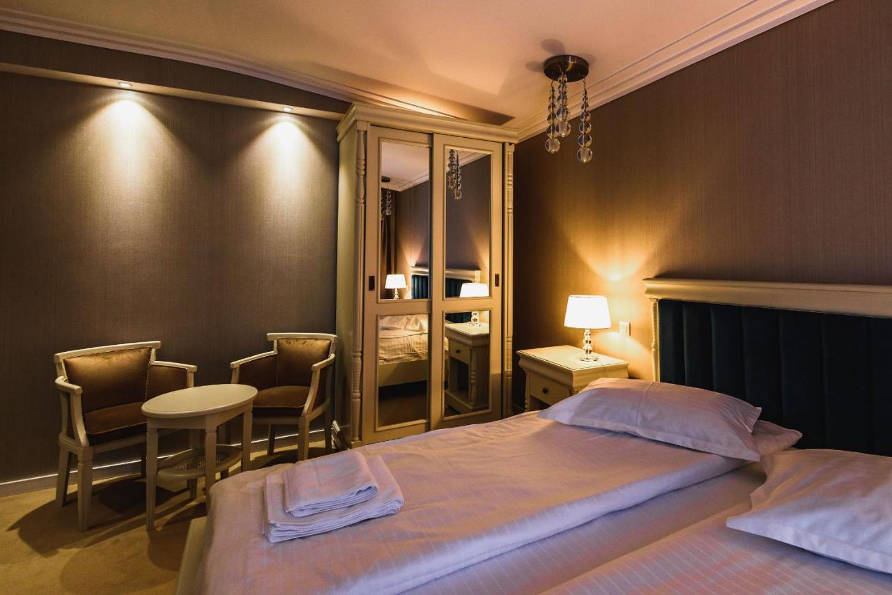 Hotel Carpat Inn Azuga Zewnętrze zdjęcie